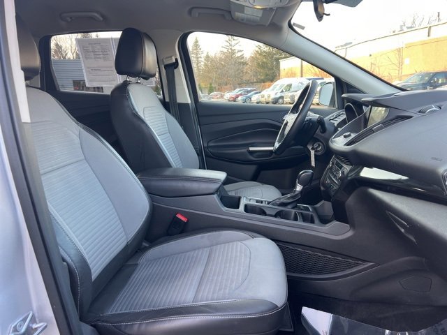Used 2017 Ford Escape SE w/ Equipment Group 201A image 11