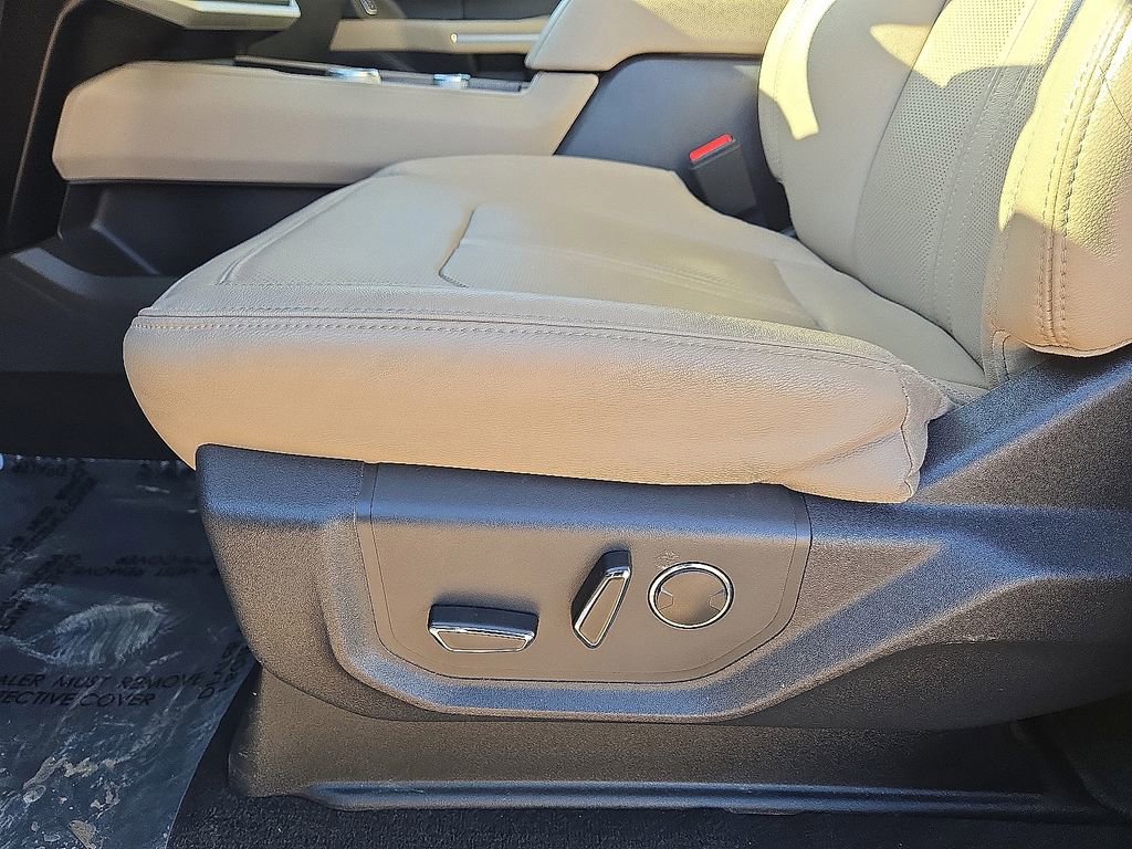 Used 2024 Ford Expedition Limited image 24