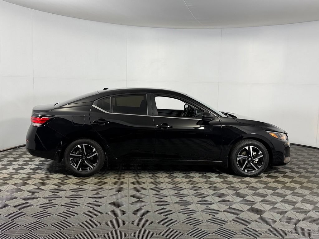 Used 2025 Nissan Sentra SV w/ Trunk Package FWD image 5