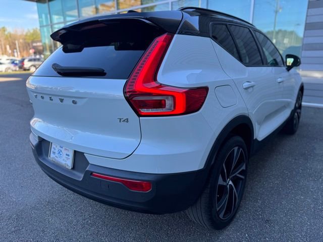 Used 2022 Volvo XC40 T4 R-Design w/ Advanced Package image 5