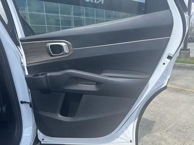 Used 2022 Kia Sorento EX image 37