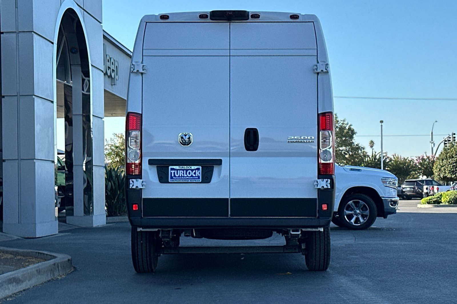 New 2025 RAM ProMaster 2500 w/ Convenience Group FWD image 5
