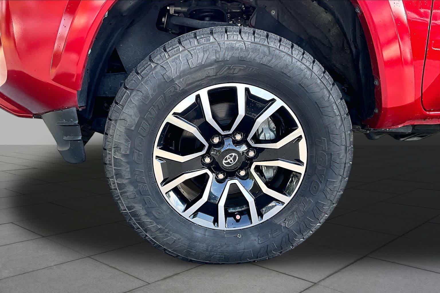 Used 2023 Toyota Tacoma TRD Sport w/ Advanced Technology Package AWD/4WD image 11