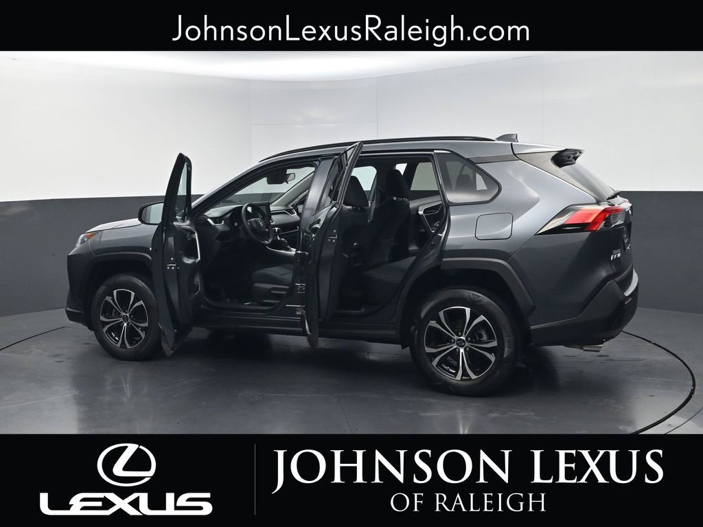 Used 2021 Toyota RAV4 LE FWD image 37
