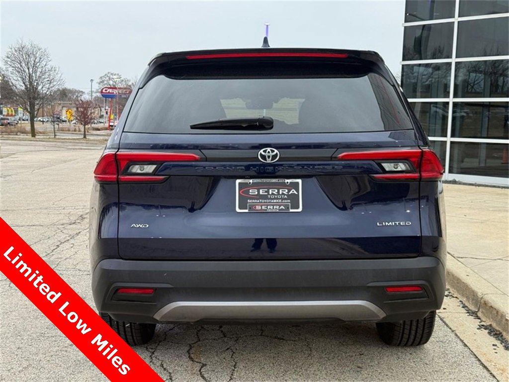 Used 2024 Toyota Grand Highlander Limited image 4