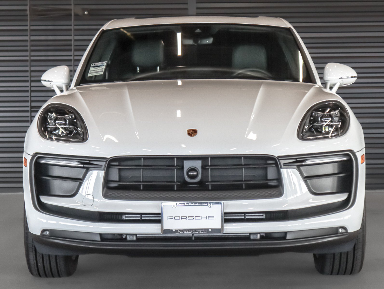 Used 2026 Porsche Macan AWD/4WD image 8