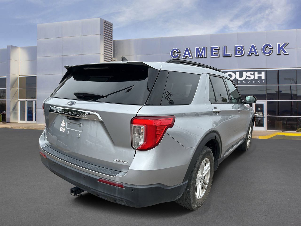 Used 2021 Ford Explorer XLT image 4