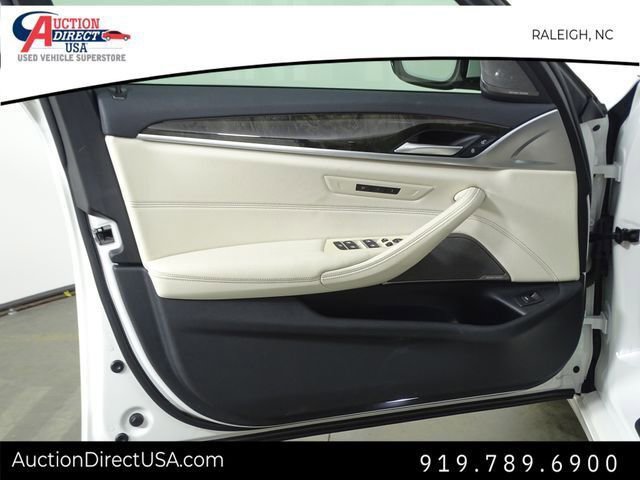 Used 2021 BMW 540i w/ Premium Package image 17