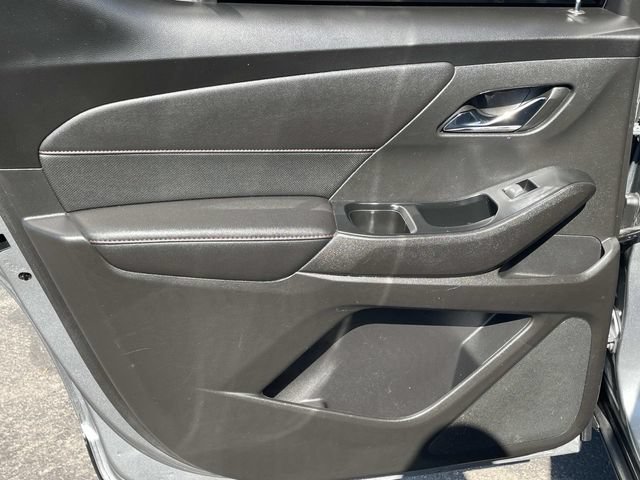 Used 2023 Chevrolet Traverse RS w/ LPO, Floor Liner Package FWD image 32