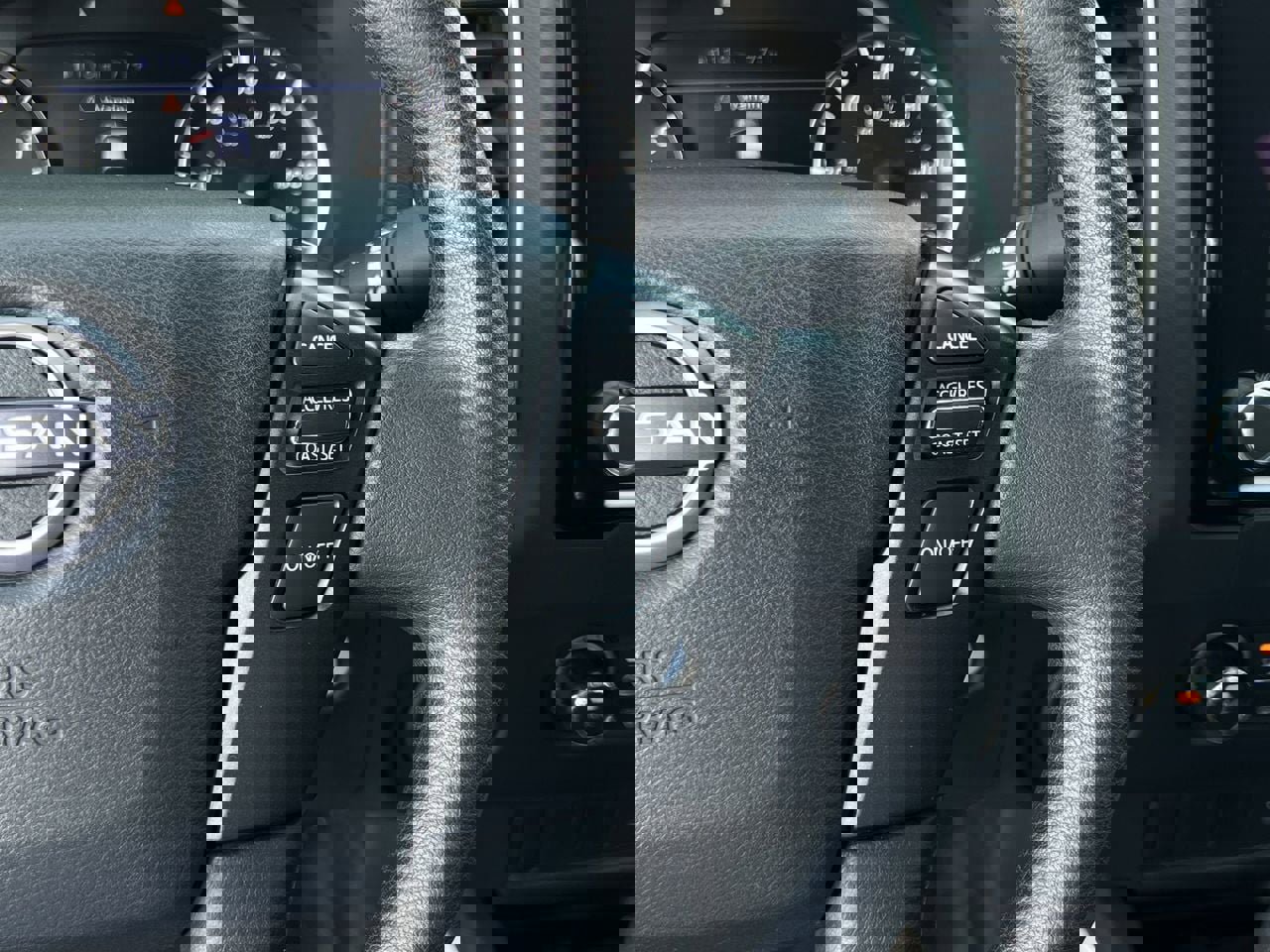 Certified 2022 Nissan Frontier SV image 12