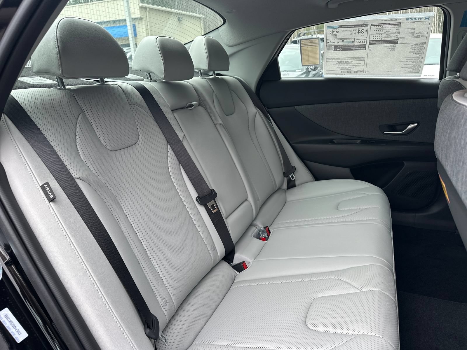 New 2025 Hyundai Elantra Limited FWD image 21