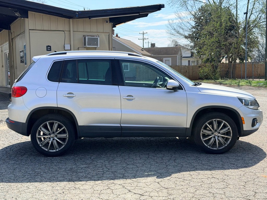 Used 2013 Volkswagen Tiguan SE image 4