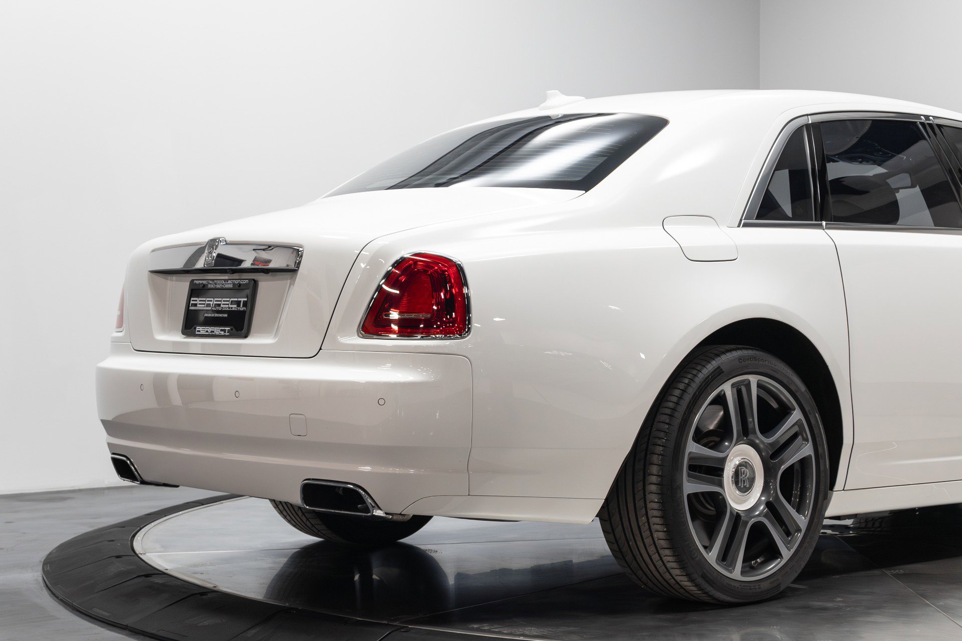 Used 2016 Rolls-Royce Ghost image 20