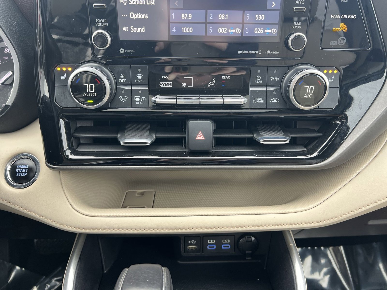 Used 2022 Toyota Highlander XLE image 20