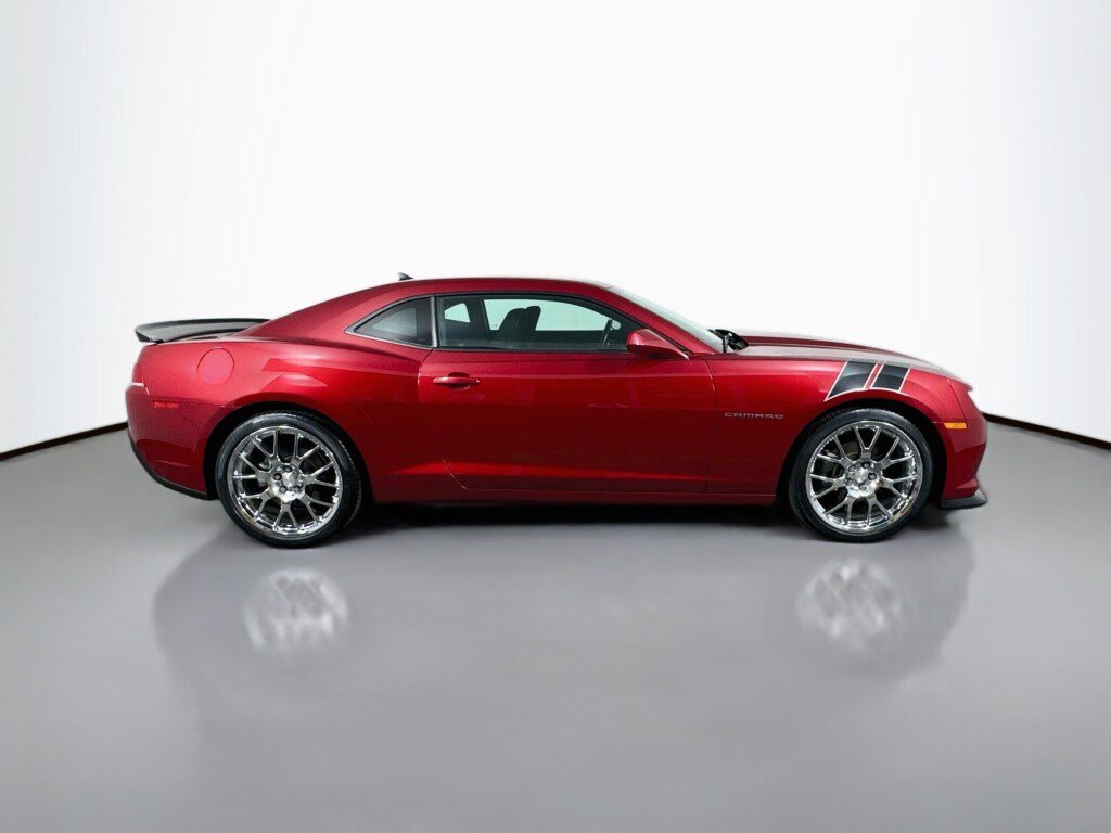 Used 2015 Chevrolet Camaro LT w/ LPO, Black Appearance Package RWD image 6