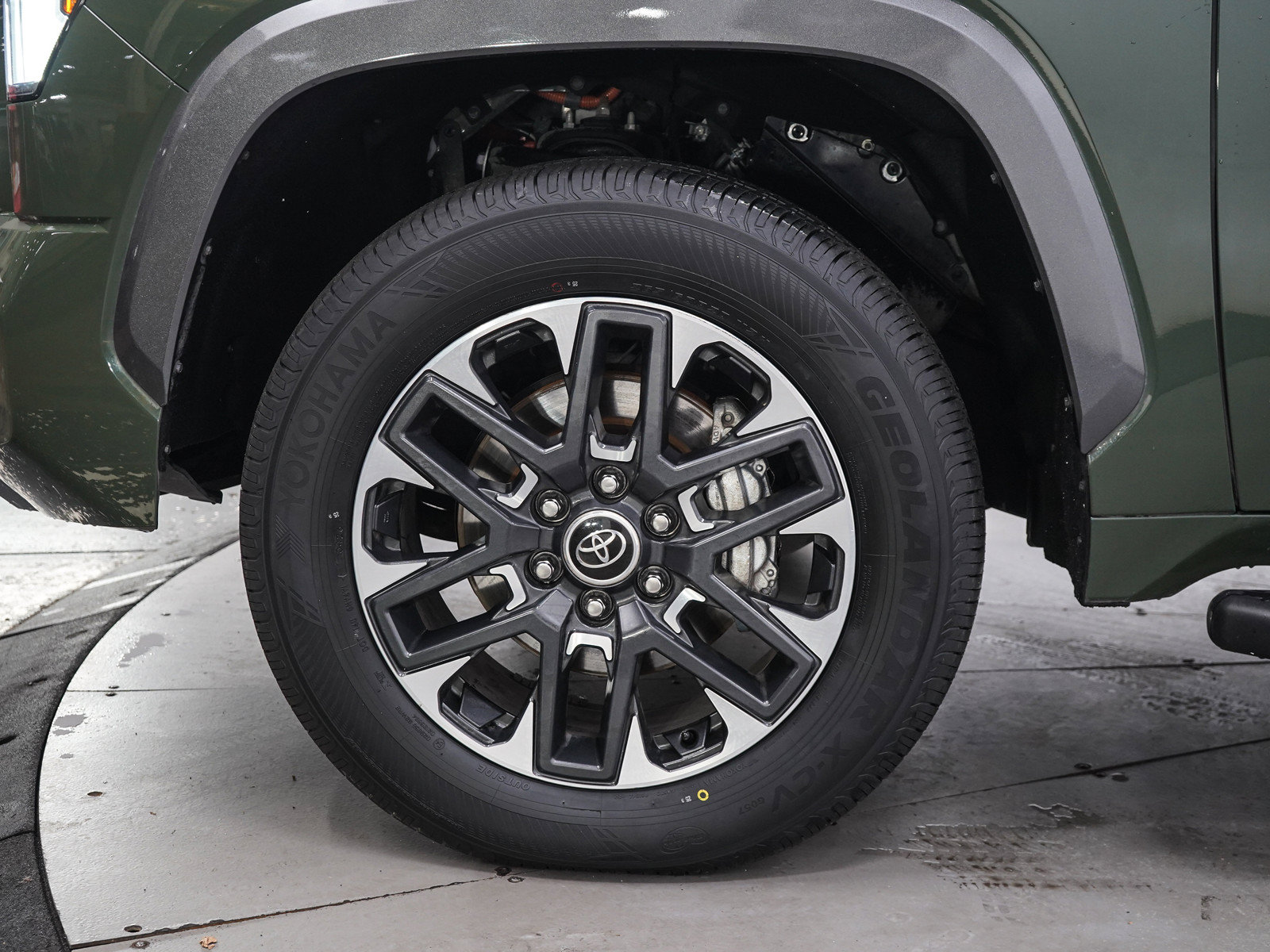 Used 2023 Toyota Tundra Limited AWD/4WD image 32