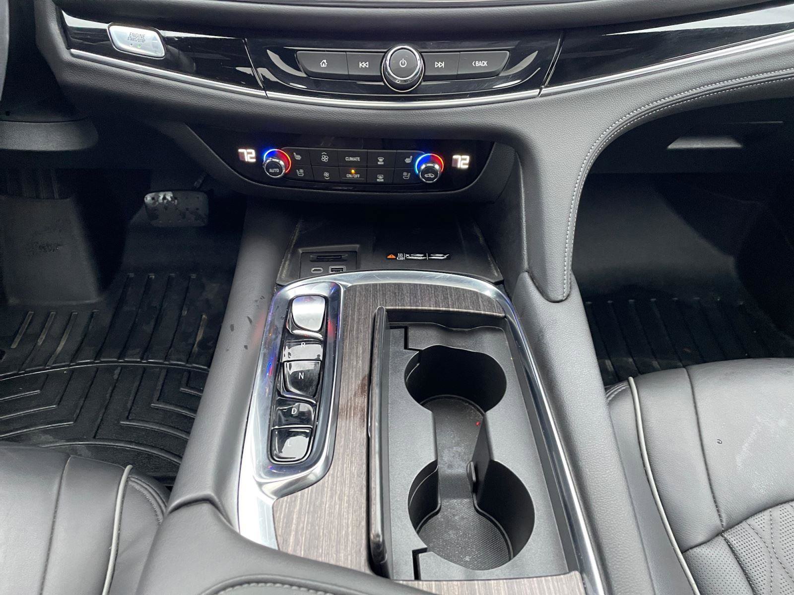 Used 2022 Buick Enclave Avenir w/ Avenir Technology Package AWD/4WD image 11
