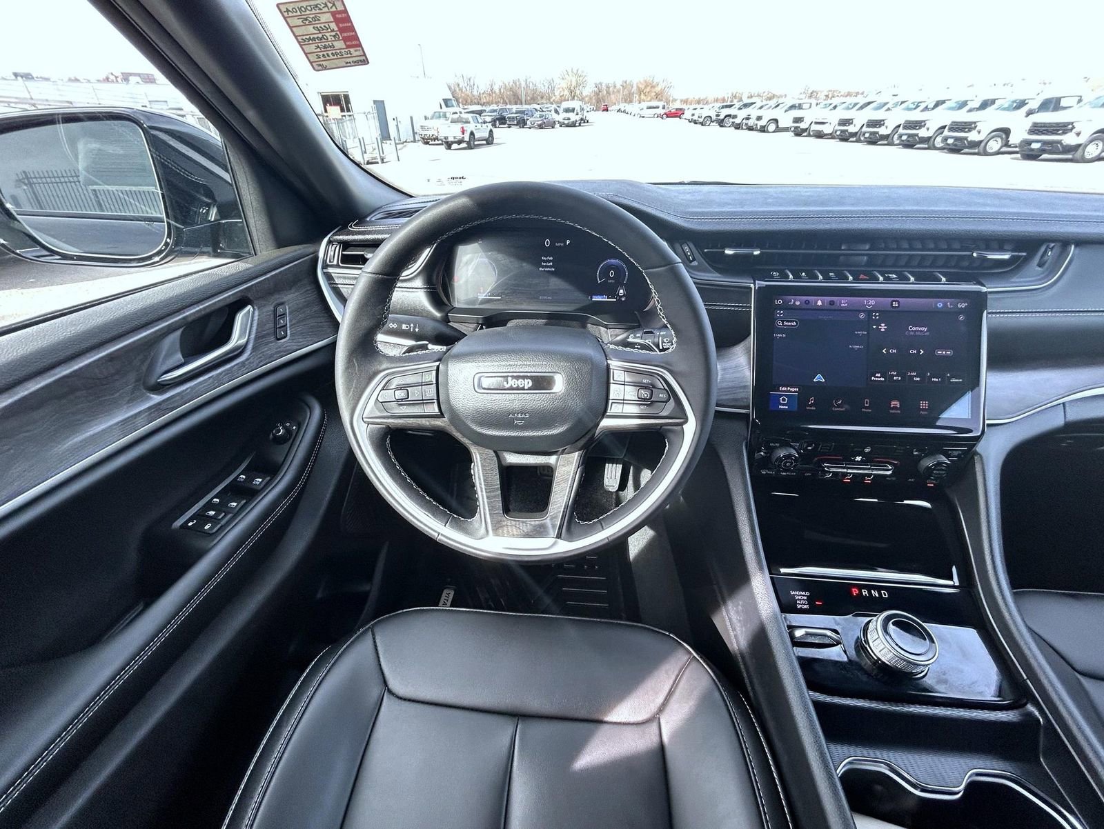 Used 2025 Jeep Grand Cherokee Limited image 13