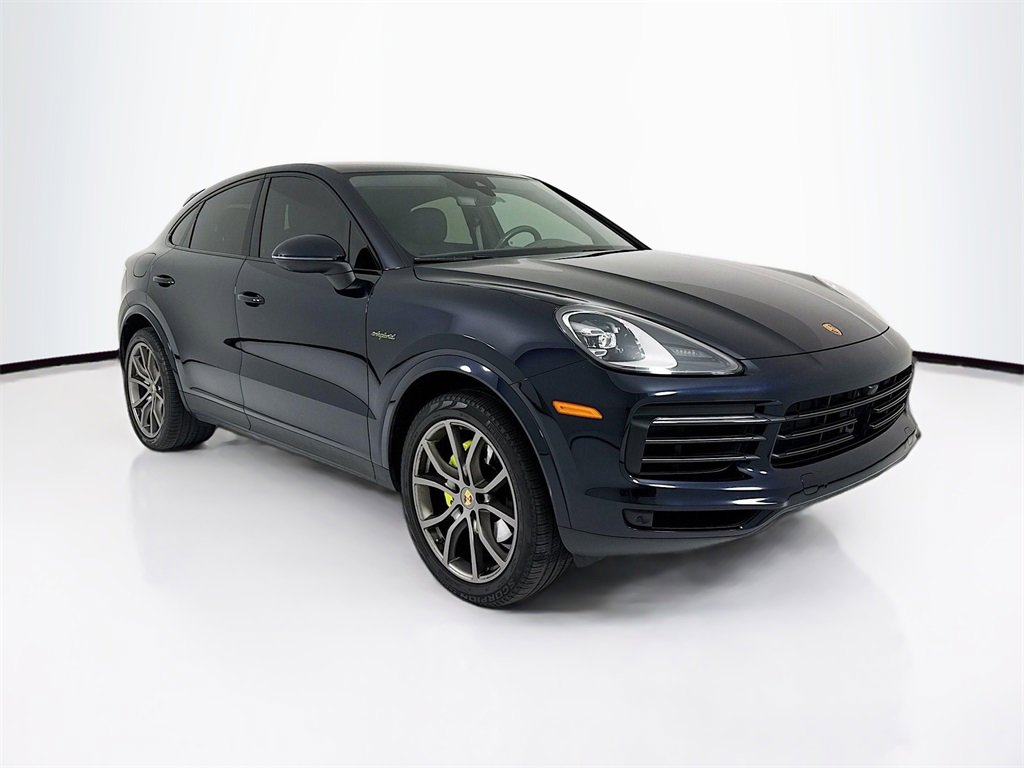 Certified 2023 Porsche Cayenne Platinum Edition image 7