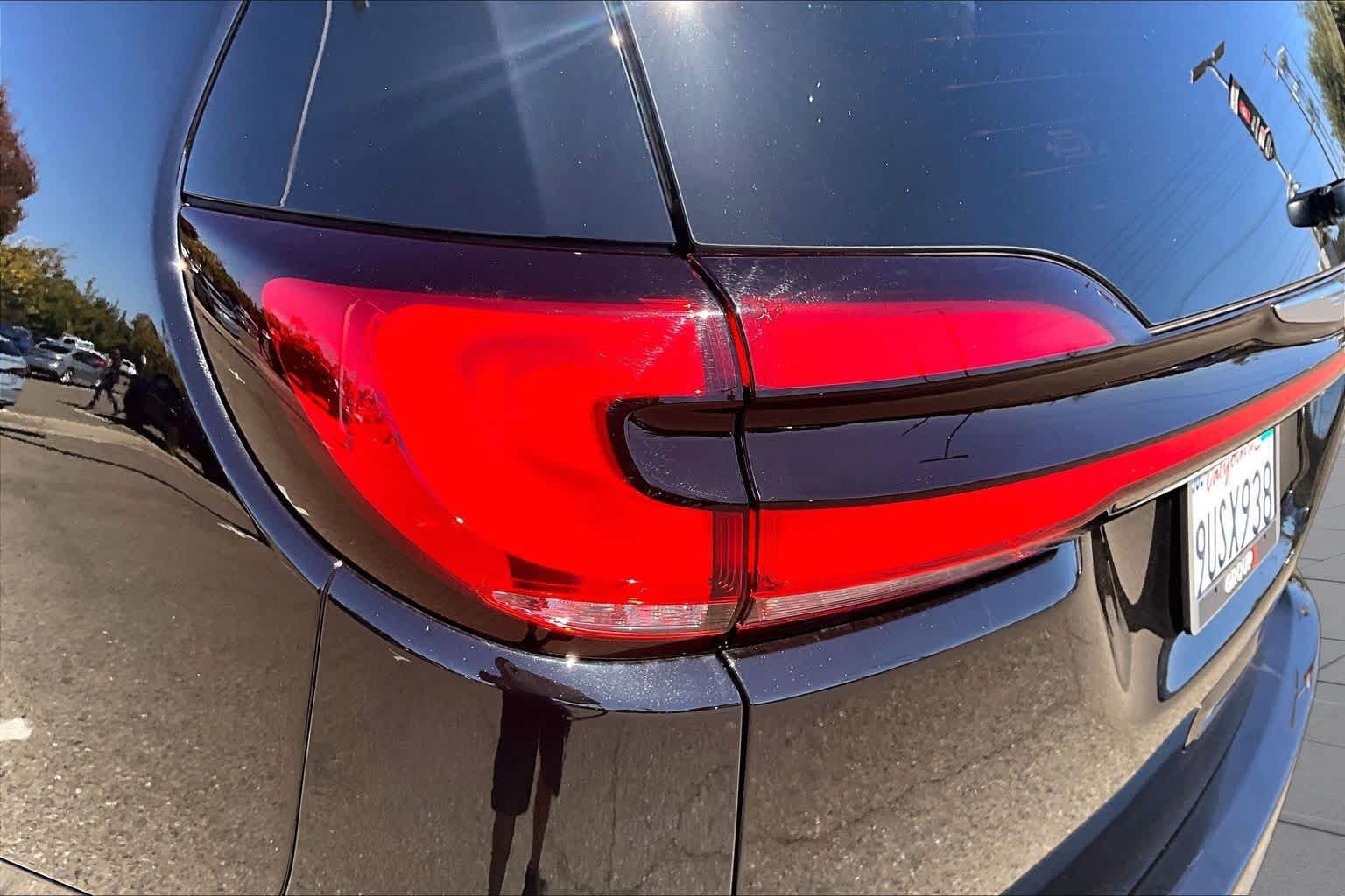 Used 2025 Chrysler Pacifica Pinnacle FWD image 28