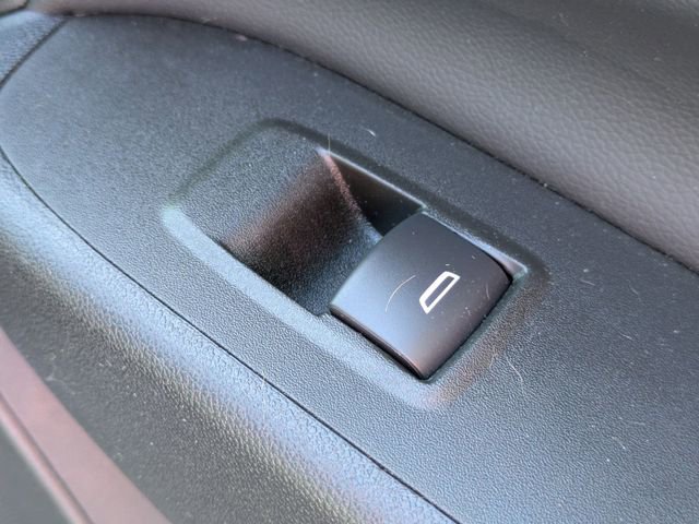 Used 2023 Chevrolet Equinox LT w/ Driver Convenience Package AWD/4WD image 36