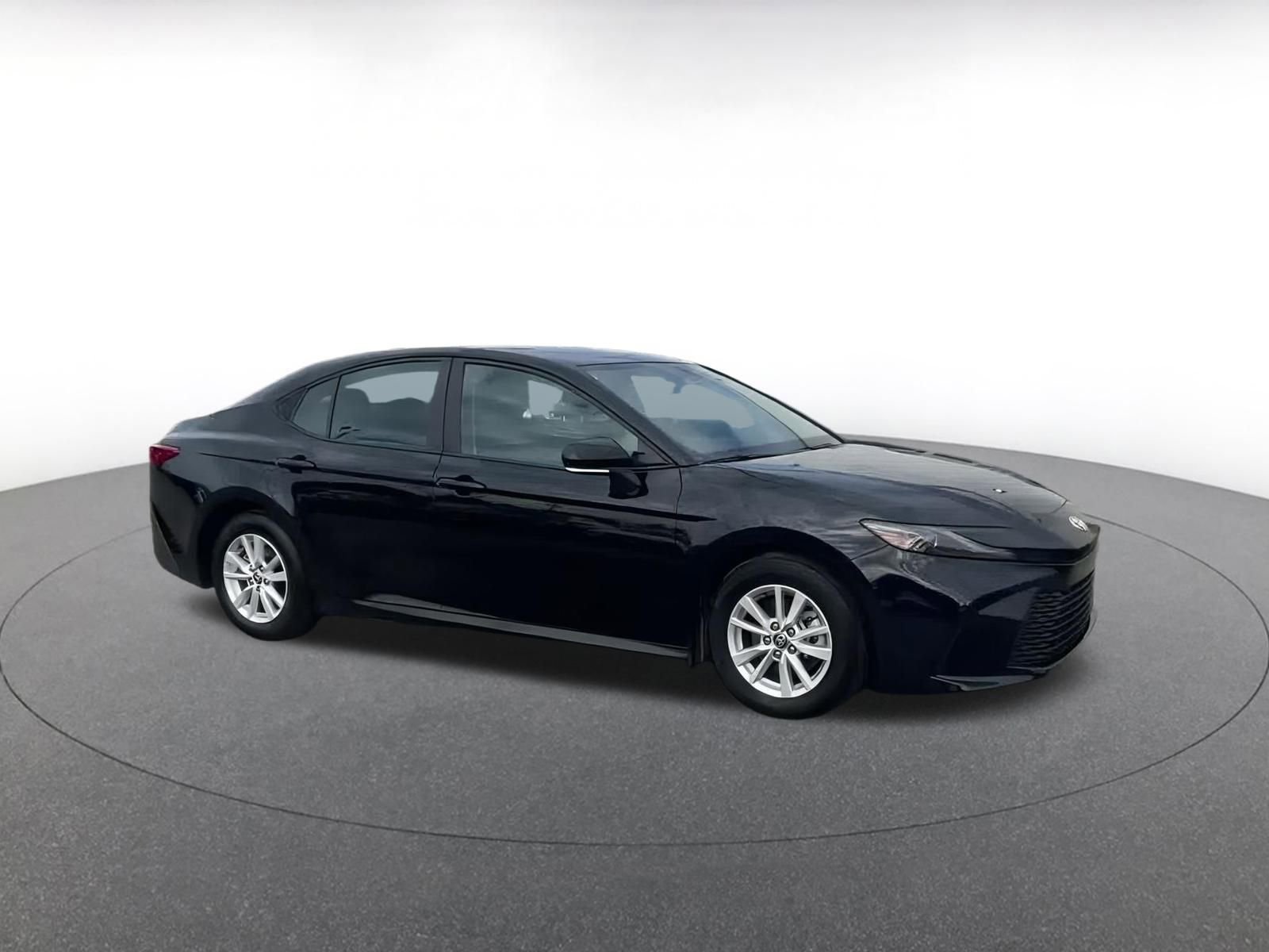 Used 2025 Toyota Camry LE video 2