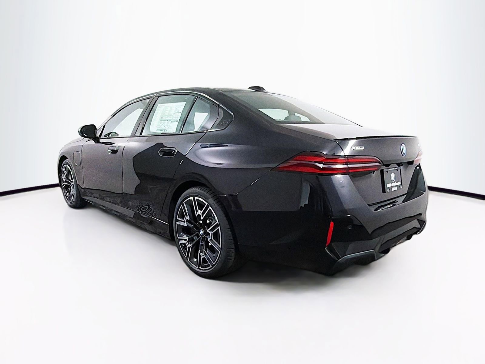 New 2027 BMW 550e xDrive AWD/4WD image 5