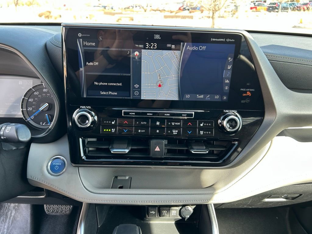 Used 2021 Toyota Highlander Limited image 19