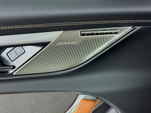 Used 2024 Jaguar XF R-Dynamic SE image 21