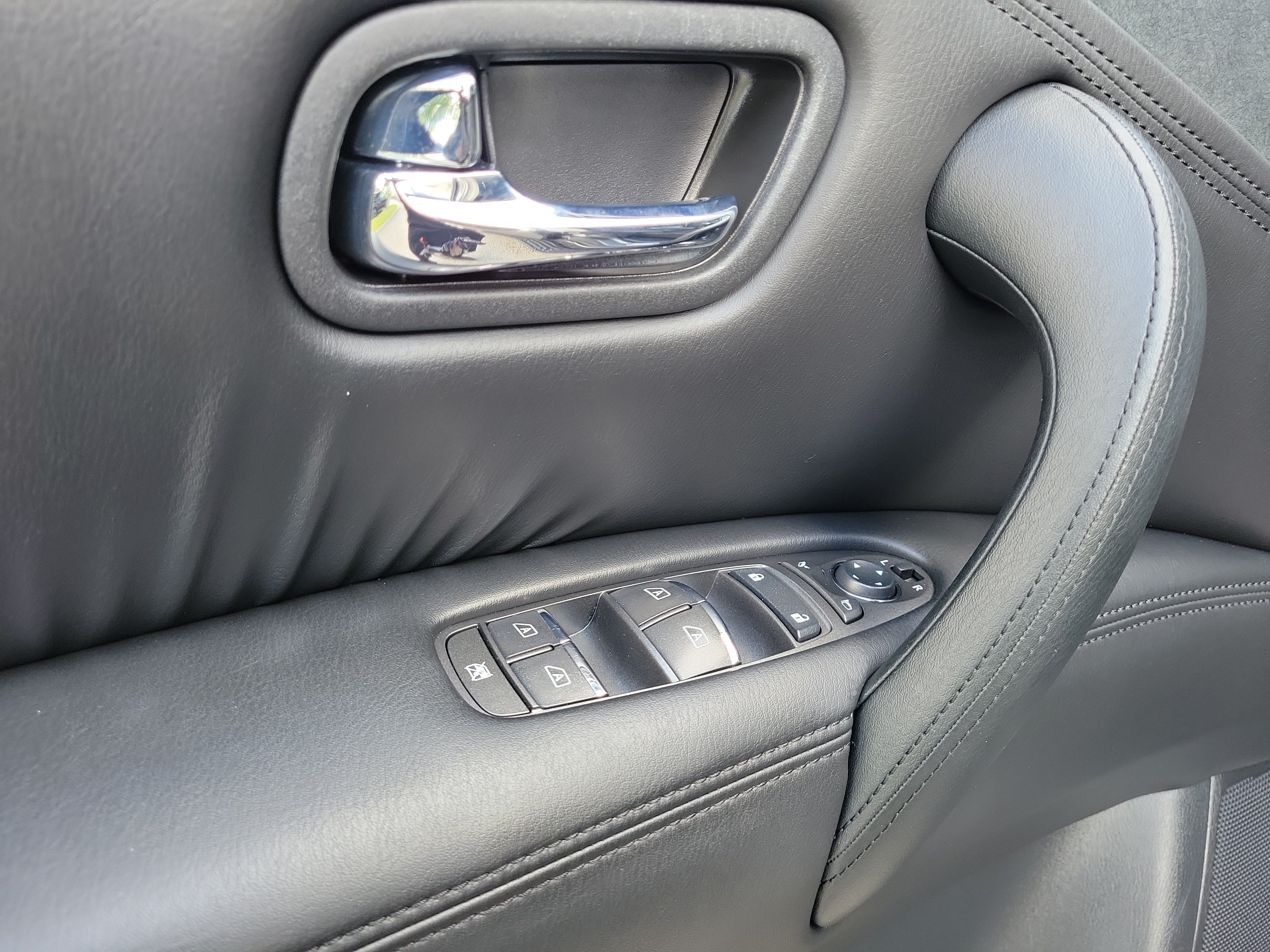 Certified 2023 Nissan Armada SV w/ Cargo Package RWD image 15