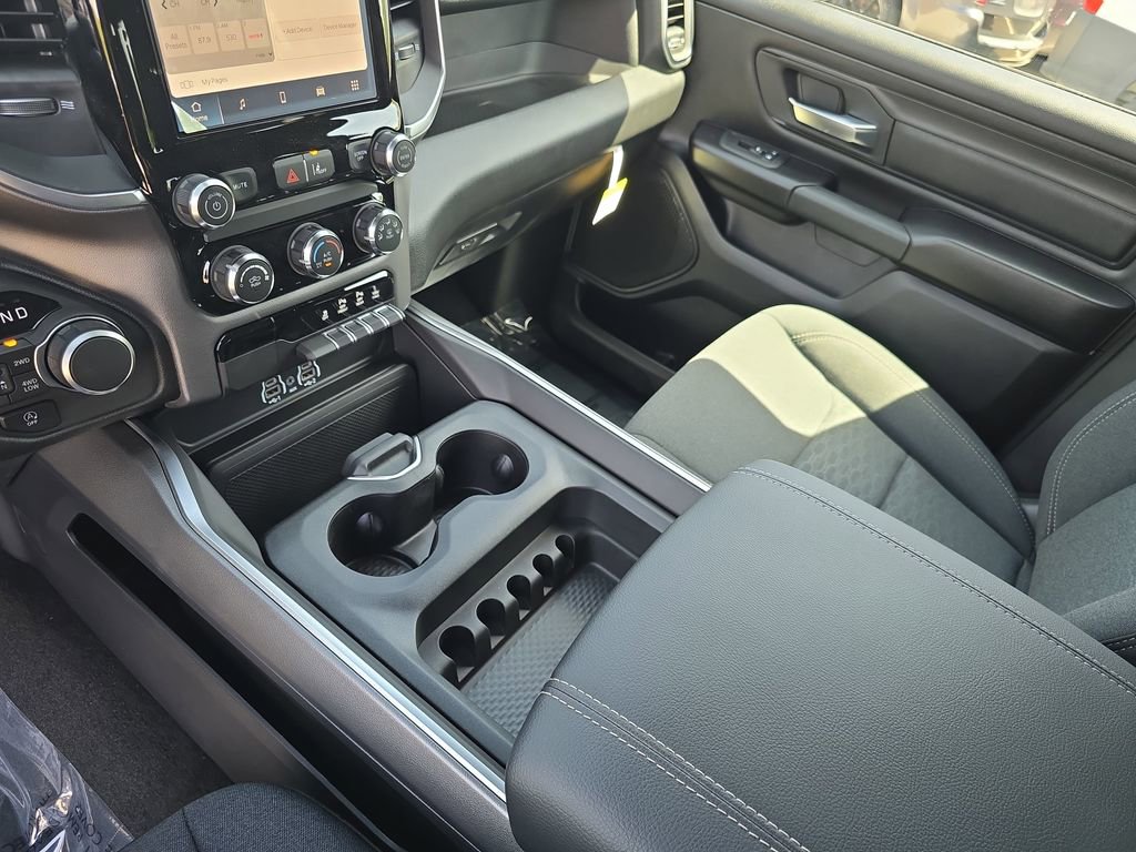 New 2026 RAM 1500 Express AWD/4WD image 25