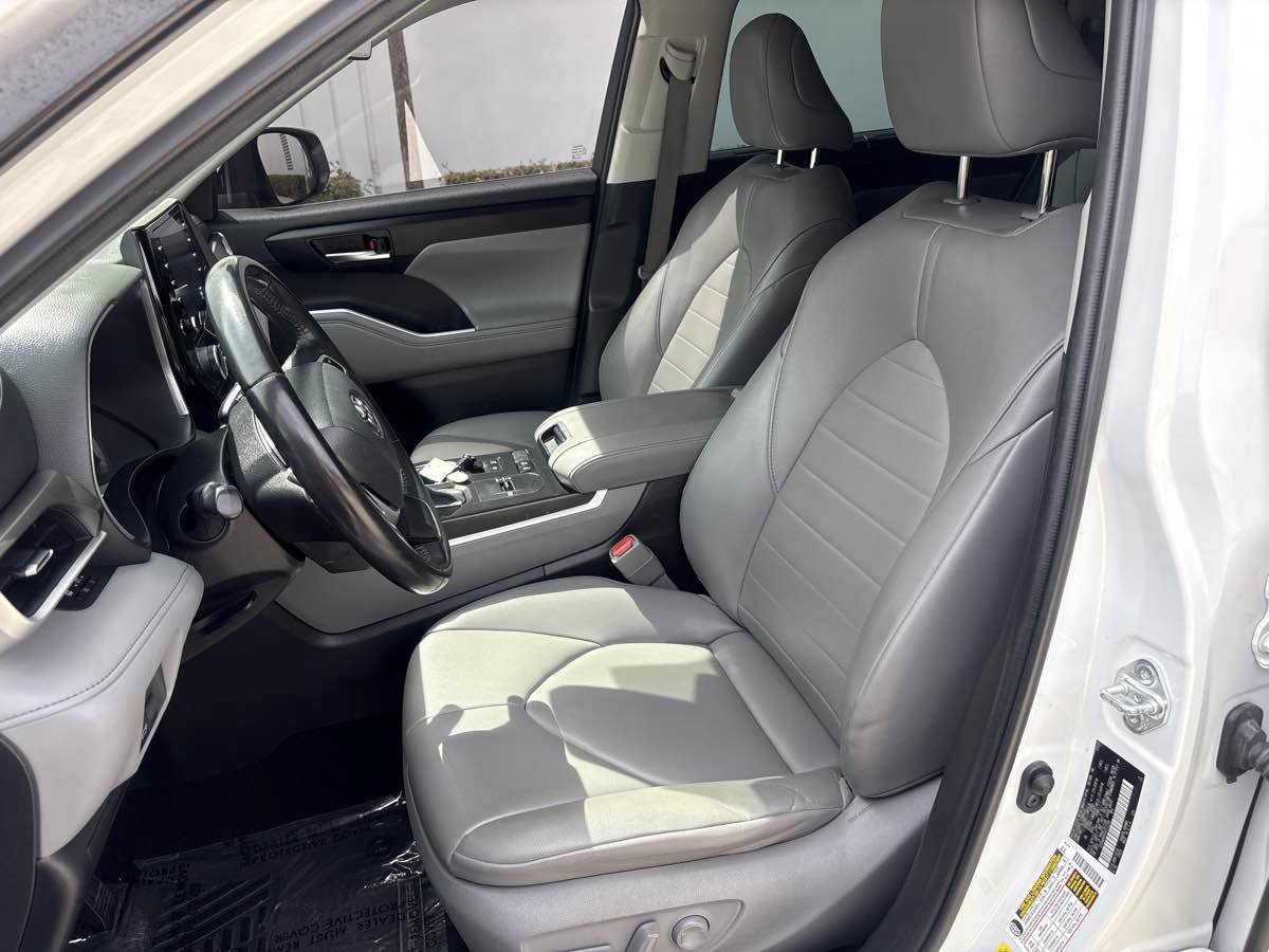 Used 2022 Toyota Highlander XLE FWD image 20