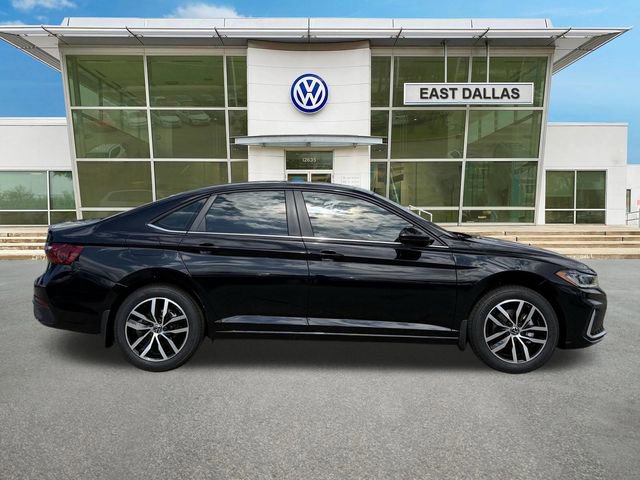 New 2026 Volkswagen Jetta SE image 2