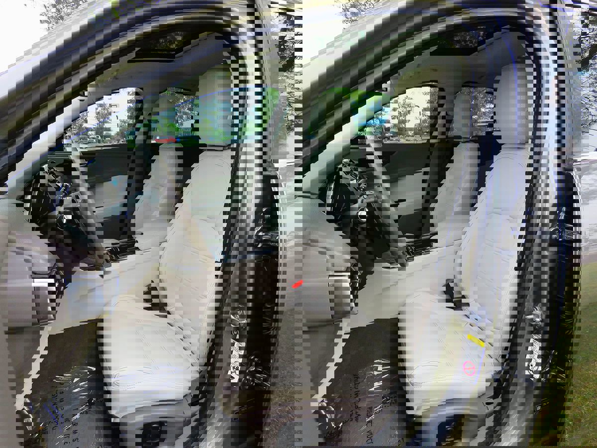 Used 2018 Jaguar XE Prestige image 21