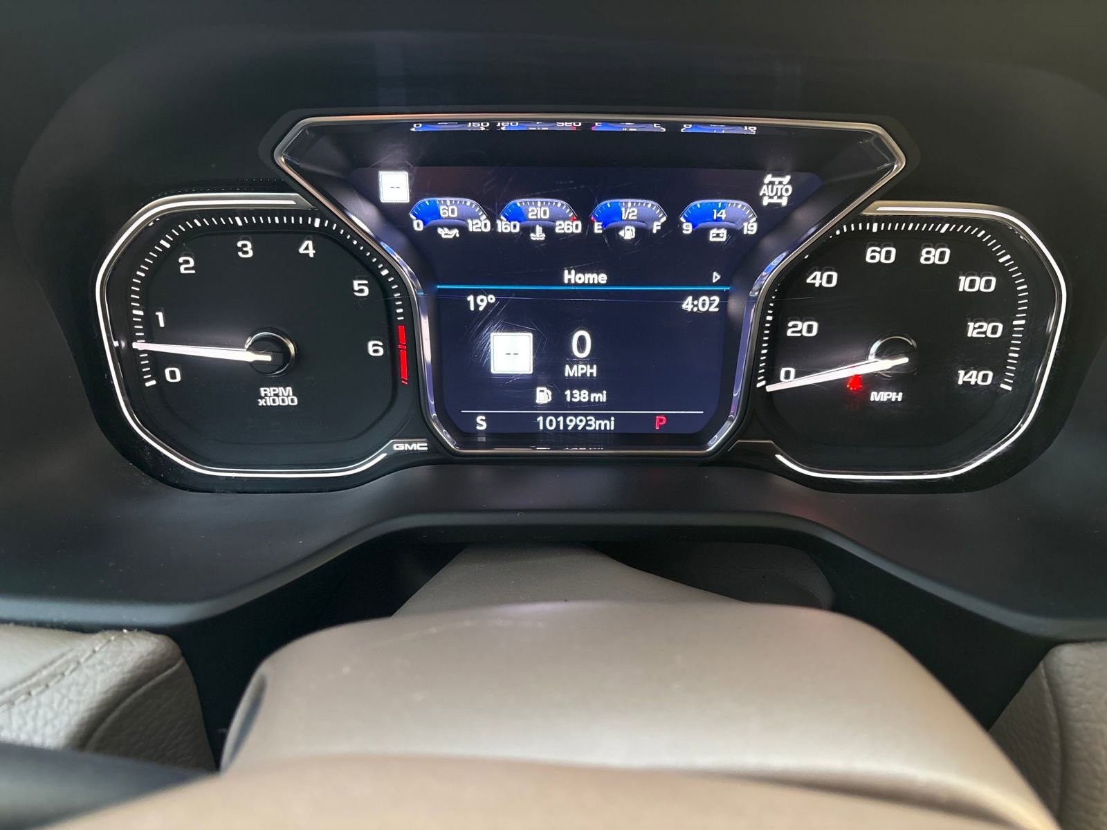 Used 2021 GMC Yukon XL Denali image 16