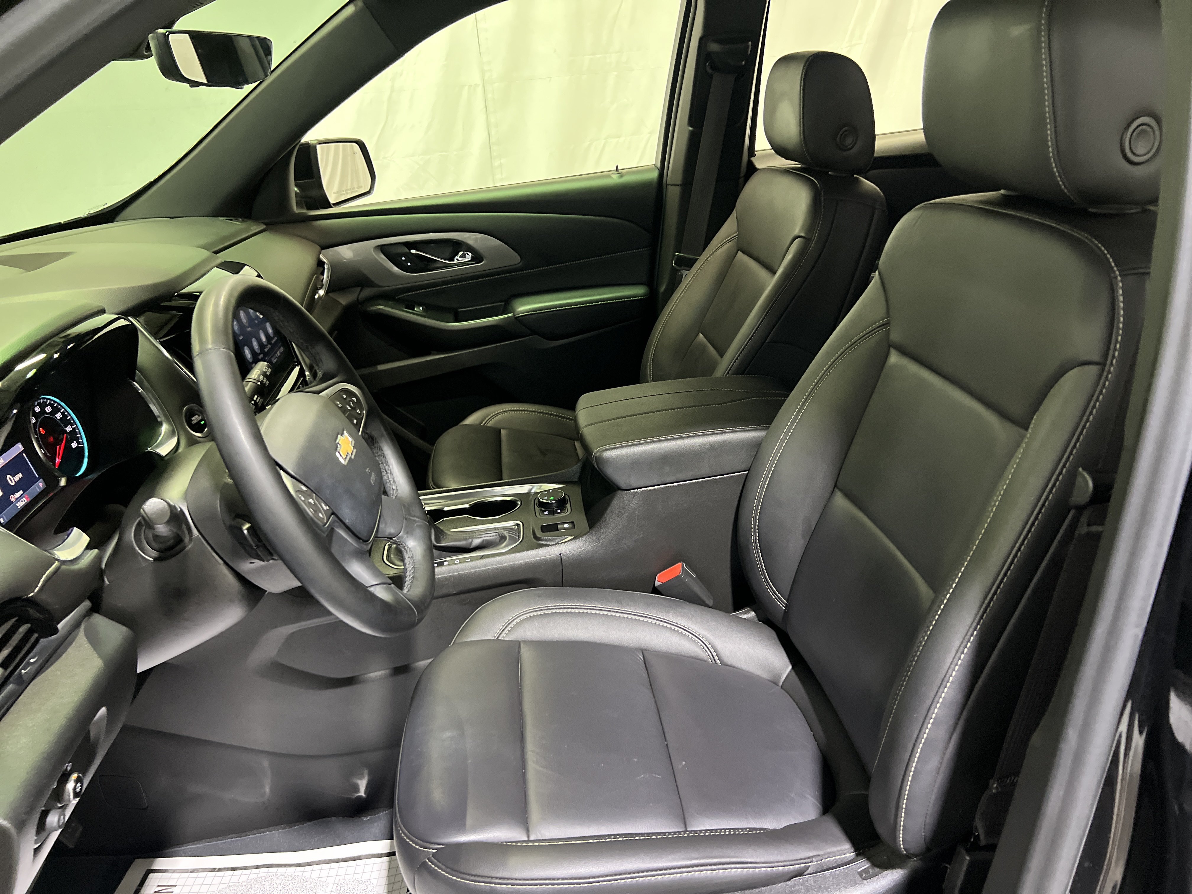 Certified 2023 Chevrolet Traverse LT w/ LT Premium Package AWD/4WD image 18