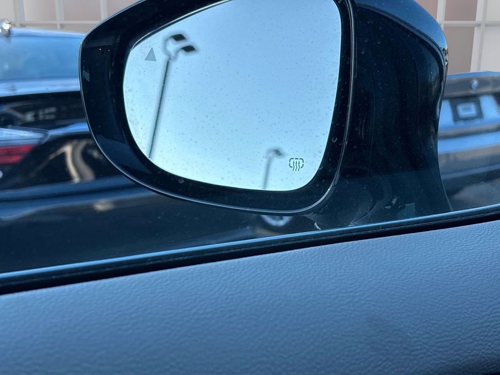 Used 2024 Chrysler Pacifica Touring-L image 31