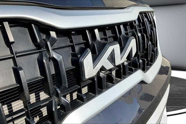 Used 2025 Kia Telluride LX FWD image 35