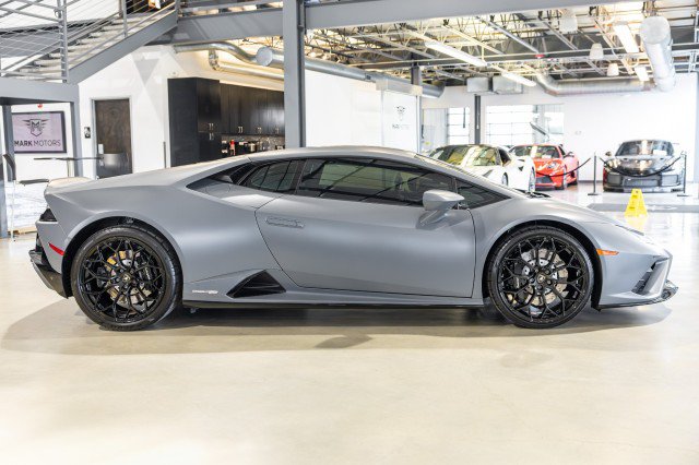 Used 2022 Lamborghini Huracan EVO RWD image 7