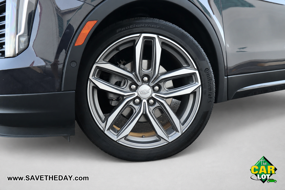 Used 2022 Cadillac XT4 Sport FWD image 3