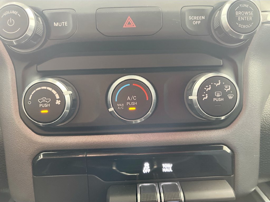 Used 2022 RAM 1500 Big Horn AWD/4WD image 16