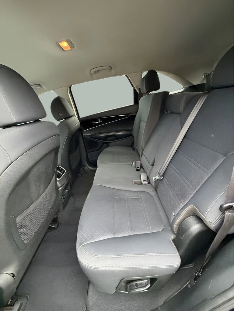 Used 2020 Kia Sorento AWD V6 image 12