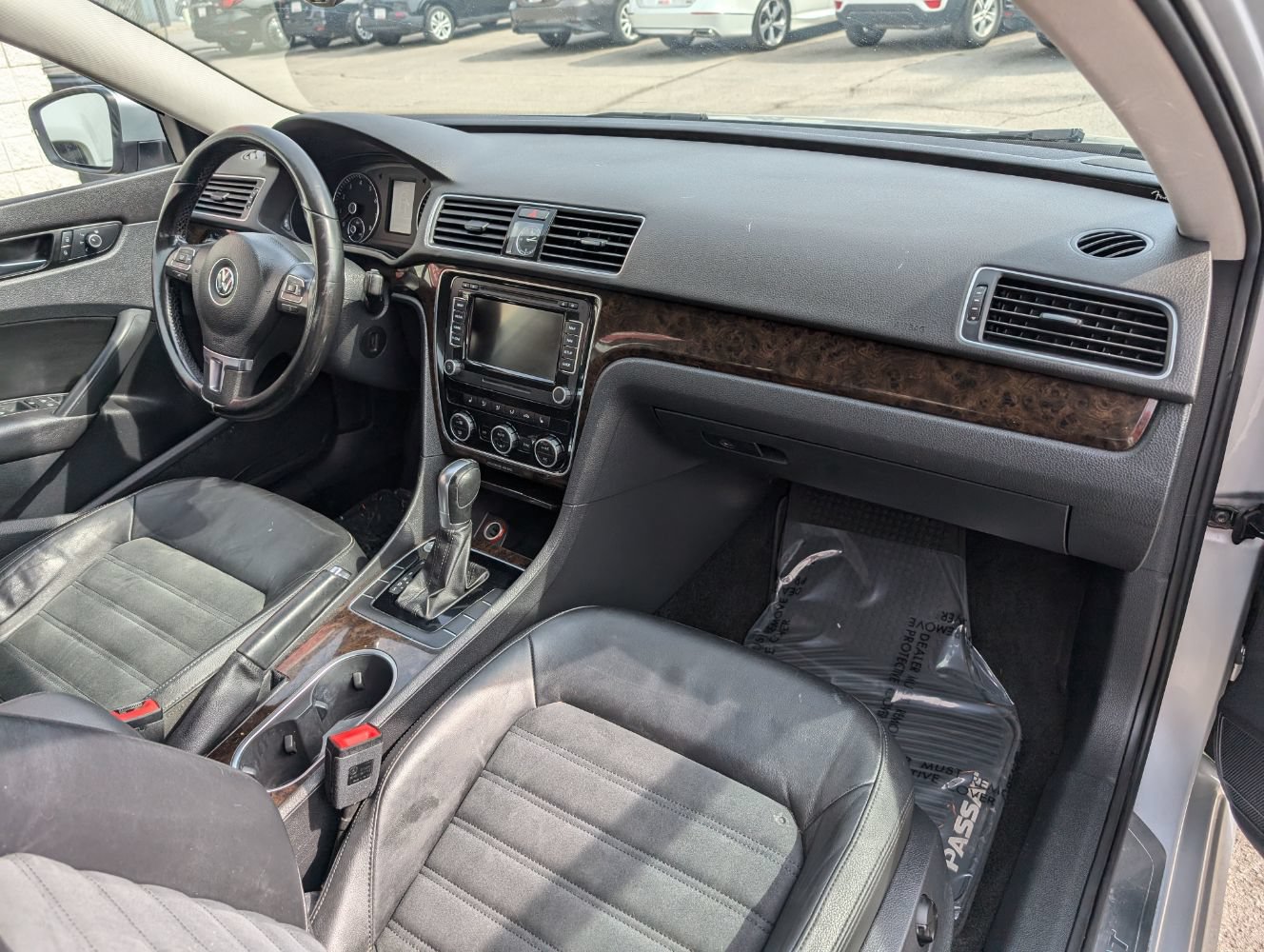 Used 2015 Volkswagen Passat 3.6 SEL Premium FWD image 13