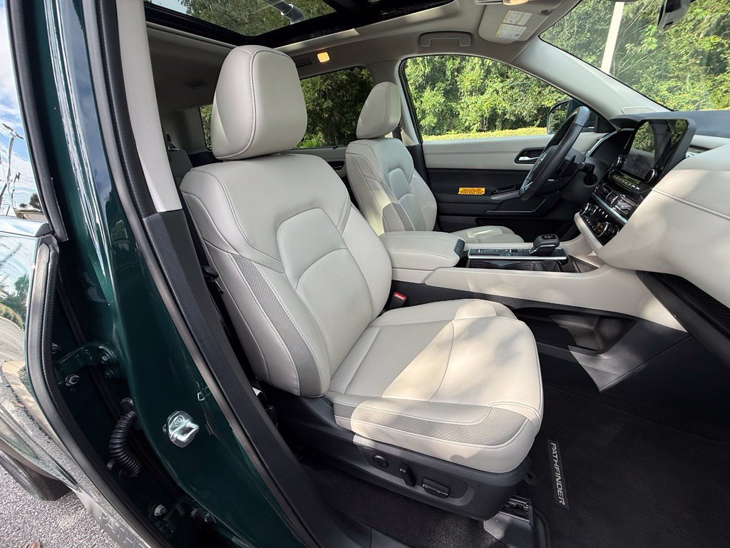 Used 2024 Nissan Pathfinder SL w/ SL Premium Package FWD image 25