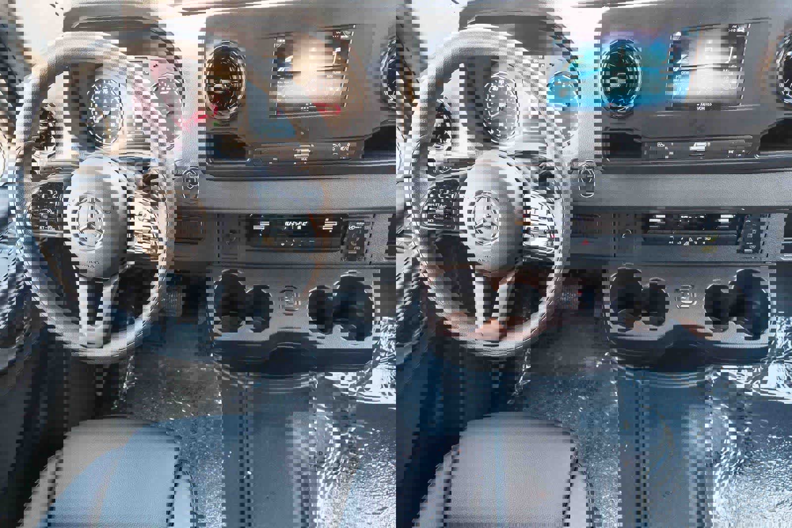 Used 2024 Mercedes-Benz Sprinter 3500 w/ Parking Package image 18