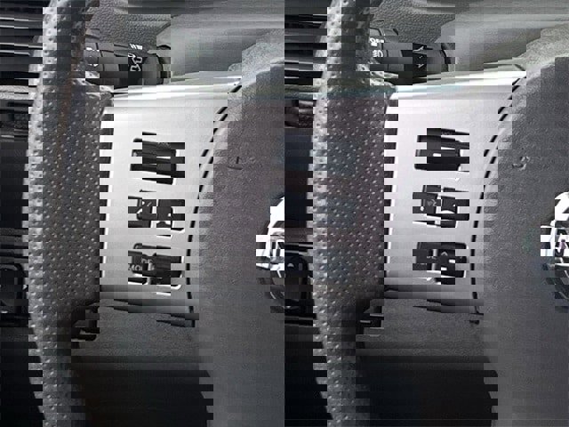 Used 2015 Nissan Frontier SV w/ SV Value Truck Package image 14