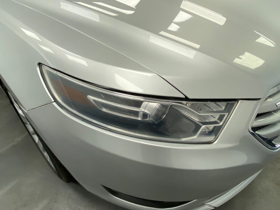 Used 2019 Ford Taurus Limited FWD image 9