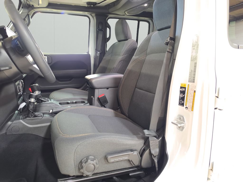 Certified 2025 Jeep Wrangler Sahara image 13