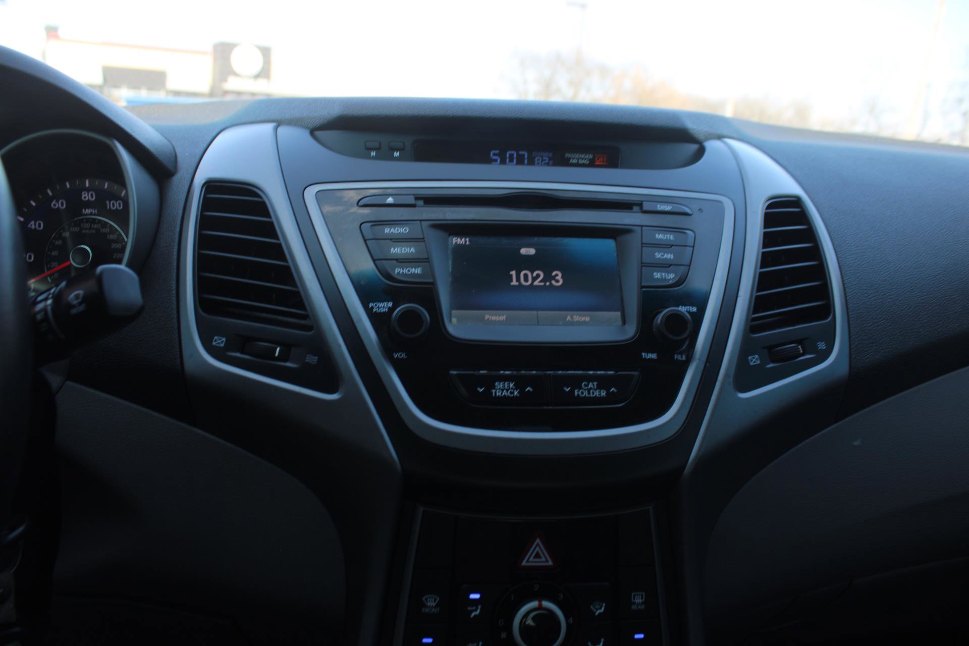 Used 2014 Hyundai Elantra image 12