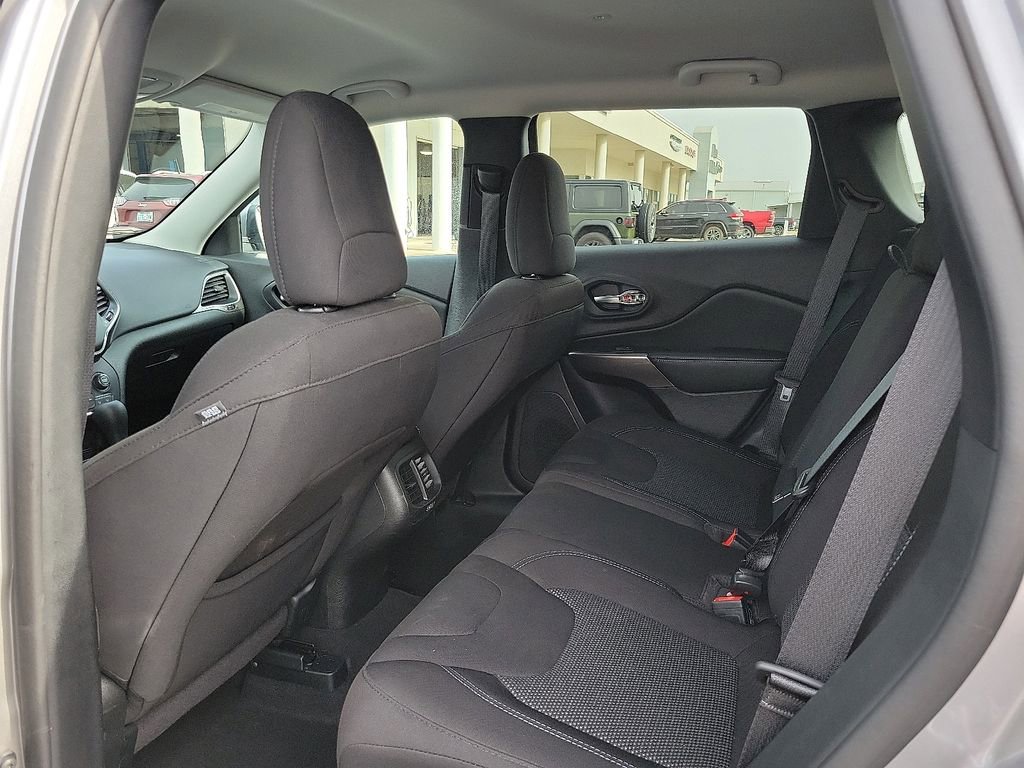 Used 2020 Jeep Cherokee Latitude image 9